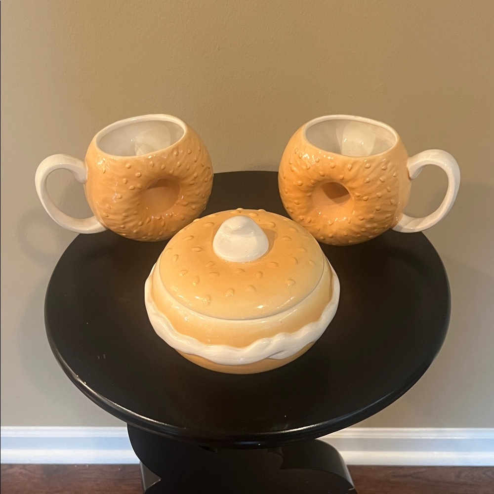 Vintage 1995 Boston Warehouse Ceramic Bagel Serving Bowl and Mug Set